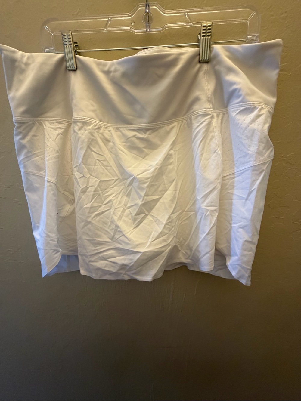 Athleta White Active Skort with Subtle A-Line NWOT 1X. # 25